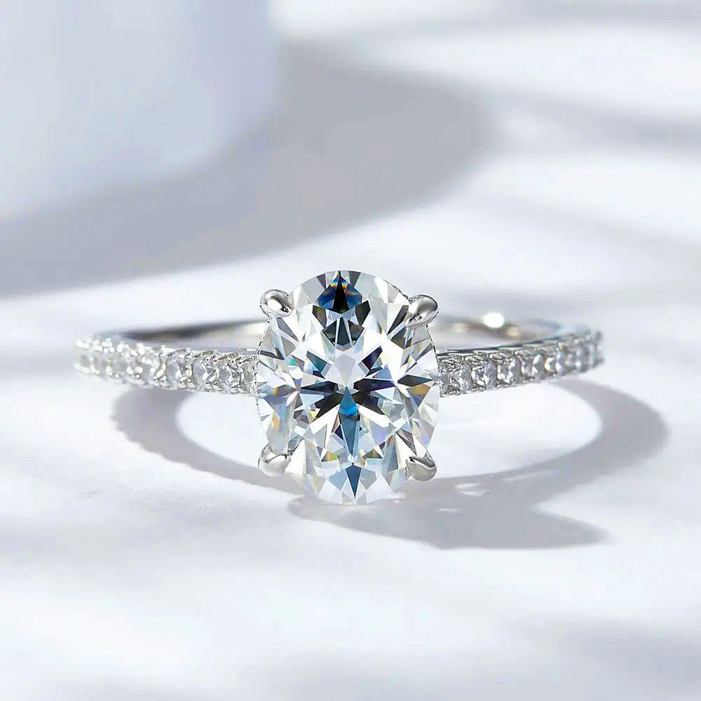 Oval Cut Moissanite Ring