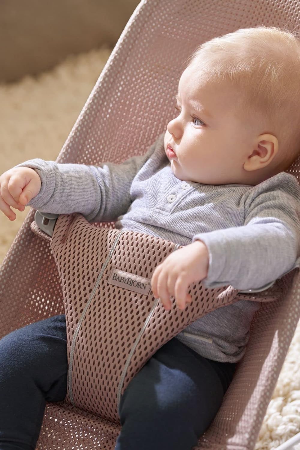 BabyBjörn Babywippe Bliss, Gewebt, Blütenblatt-Steppung, Sandgrau