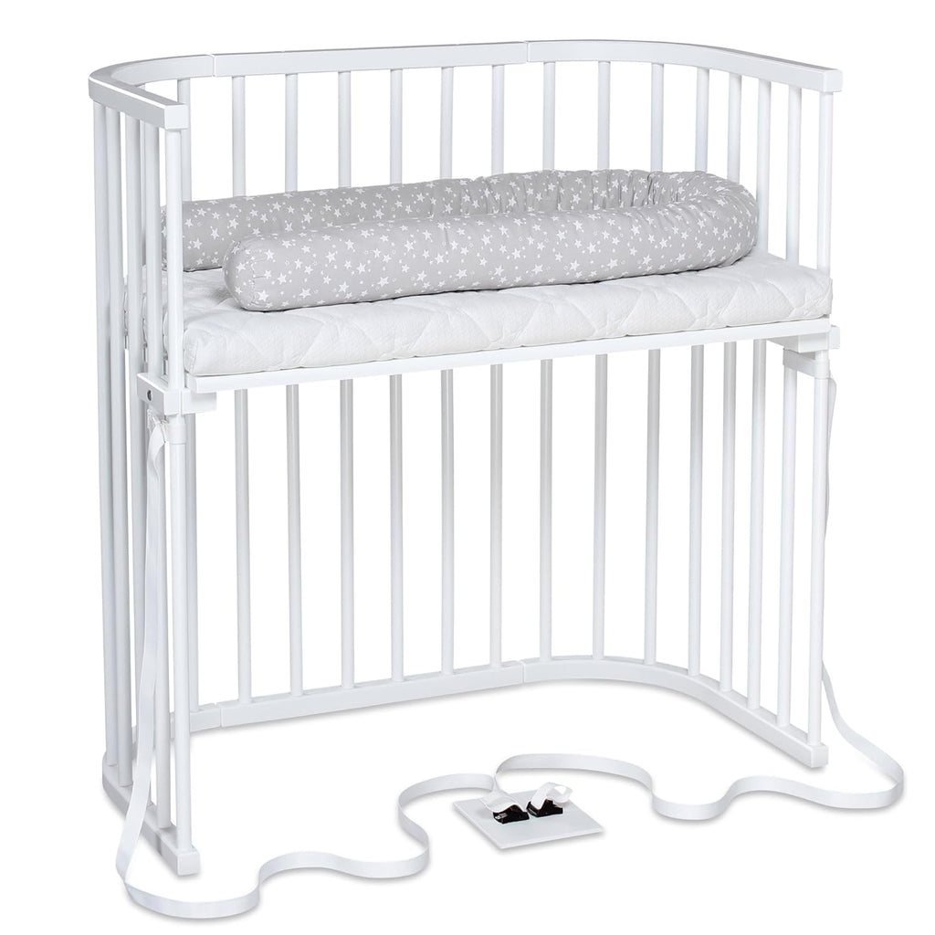 babybay Original Beistellbett aus massivem Buchenholz / kompakt & verwandelbar / Kinderbett Höhe stufenlos verstellbar & umweltfreundlich / mitwachsendes Babybett (weiß lackiert) / inkl. Matratze