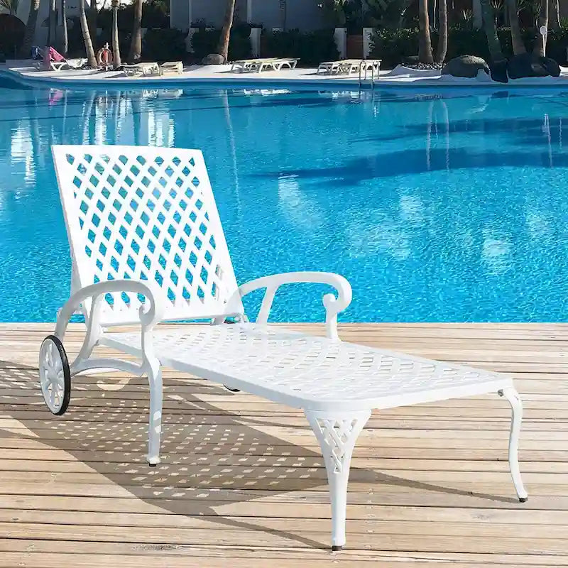 Aluminum Outdoor waterproof Chaise Lounge Chair With Wheels Adjustable Reclining