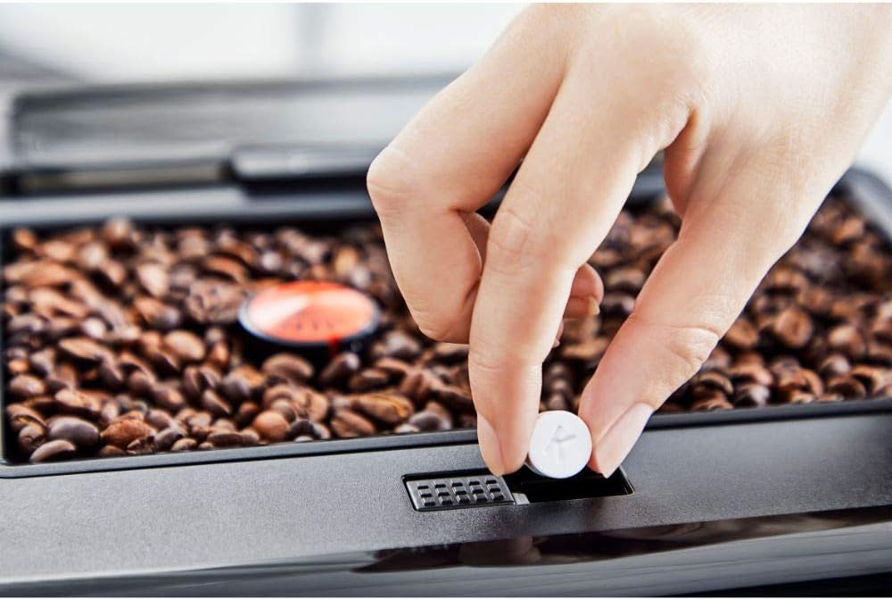 Krups Arabica Picto Kaffeevollautomat, Milchschaumdüse, 2-Tassen-Funktion, Drehregler, Einfache Reinigung, Kaffeemaschine, Schwarz, EA810870