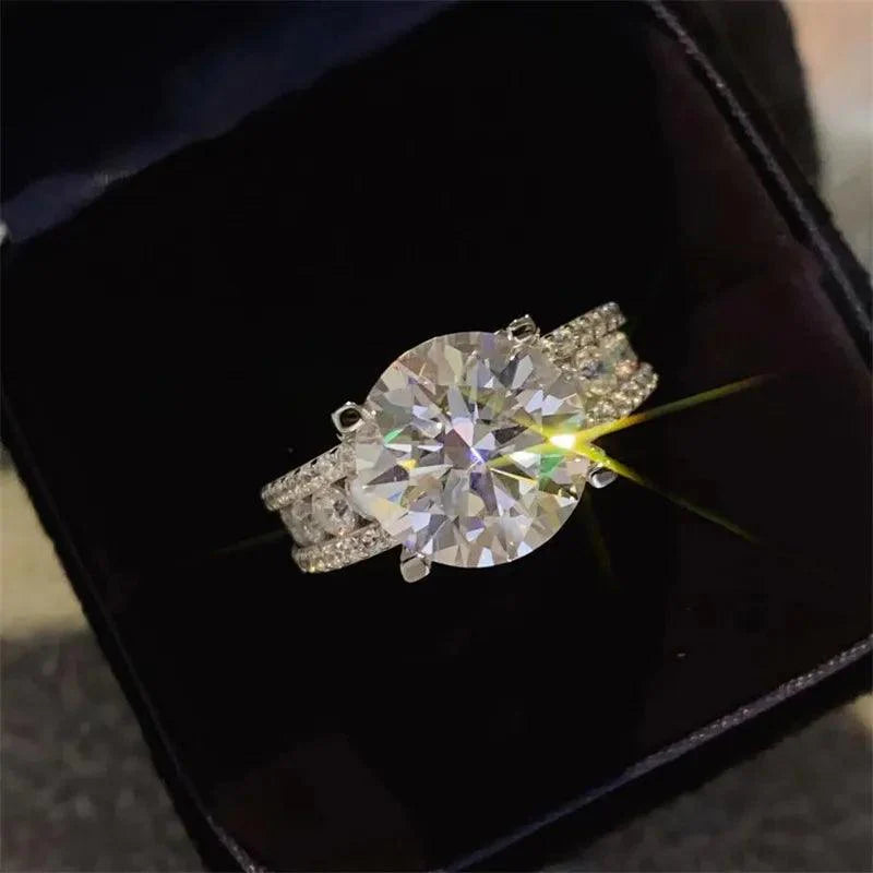 Engagement Moissanite Ring