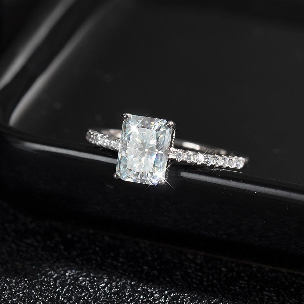 Radiant Classic Ring