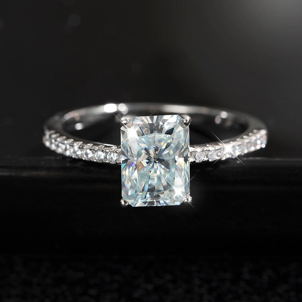 Radiant Classic Ring