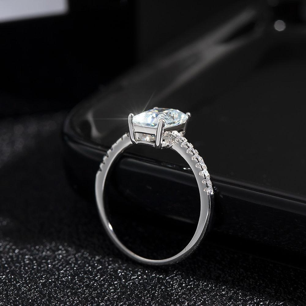 Radiant Classic Ring