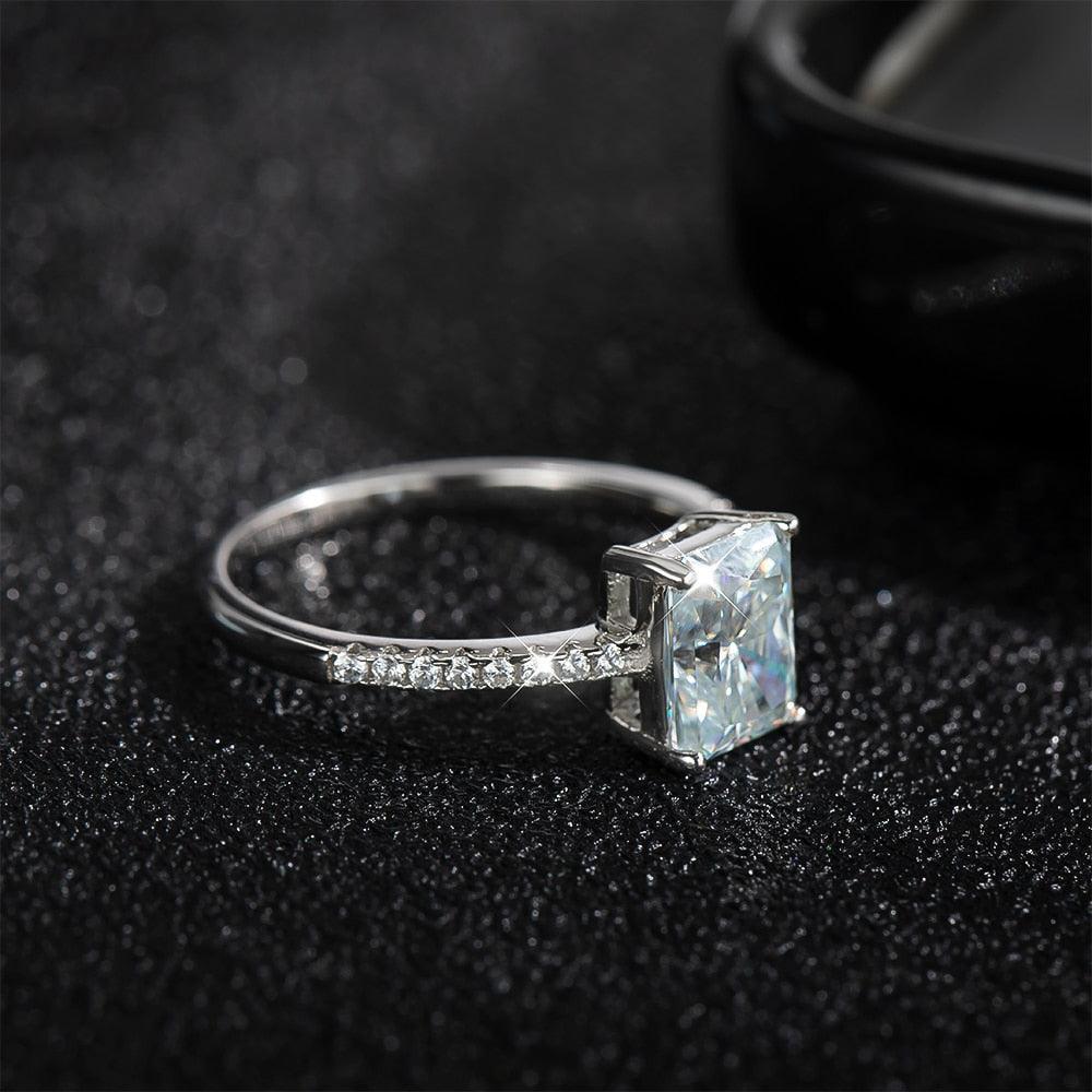 Radiant Classic Ring
